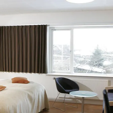 Hotell Jernbanegade 3*