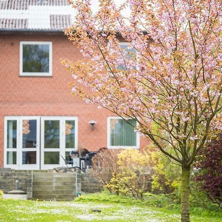 Jernbanegade מלון