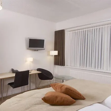 Otel Jernbanegade 3*